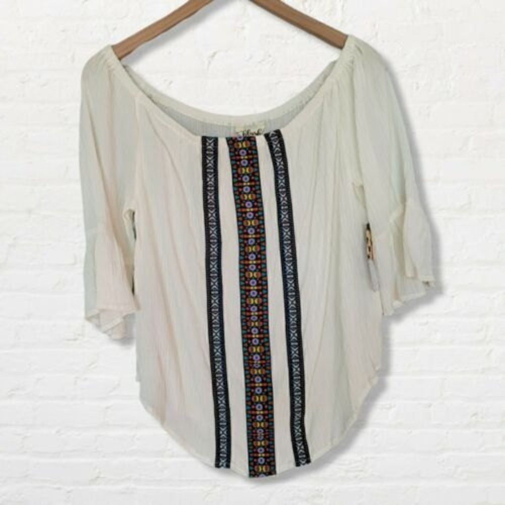 NWT Hint of Blush Boho Top Off the Shoulder Top with Embroidered Detail Size Med